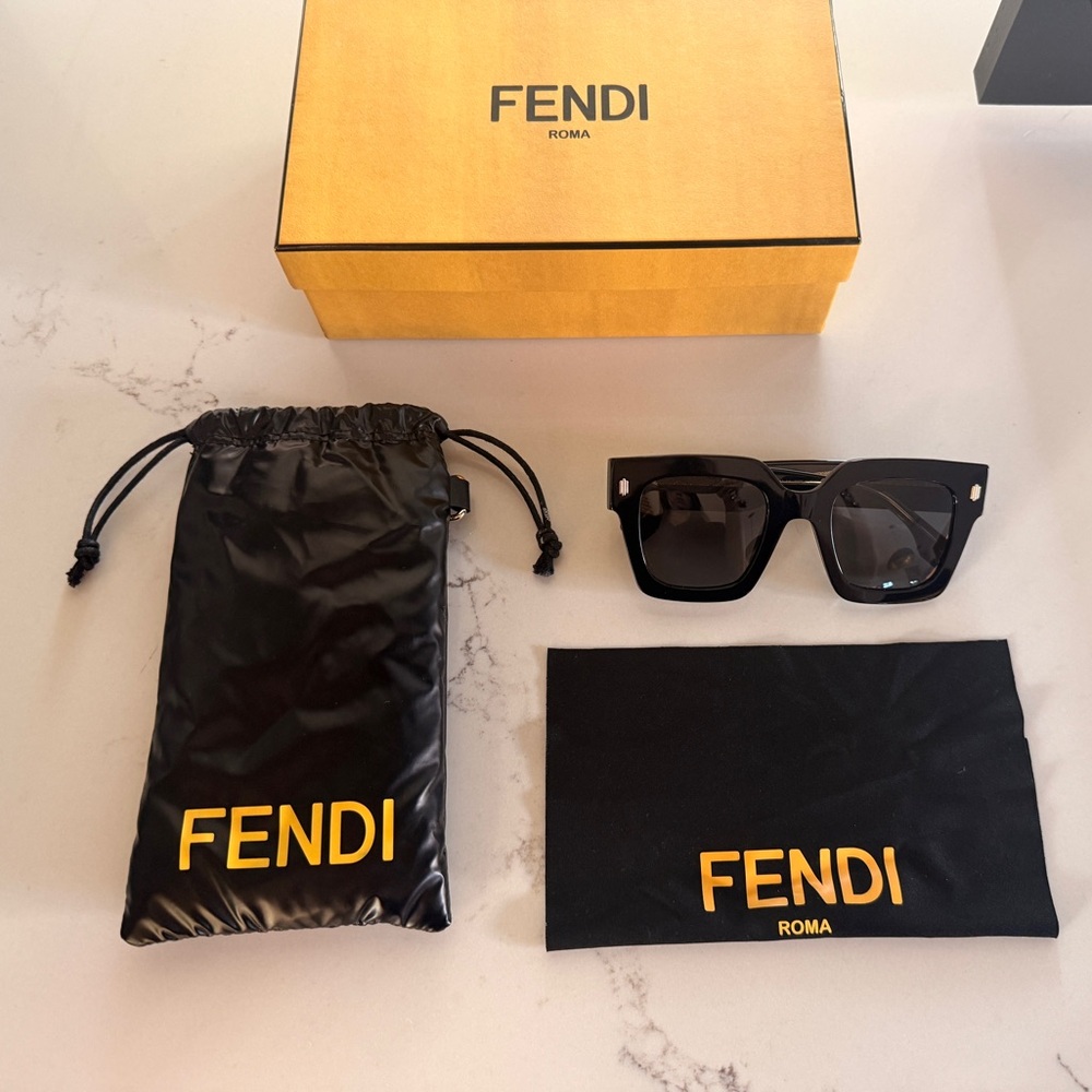 Fendi Sunglasses Black Roma Square Sunglasses with Box, Case, and Cloth